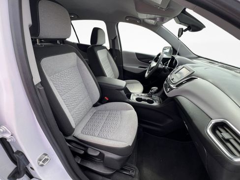 Used 2023 Chevrolet Equinox LT w/ Driver Convenience Package image 27