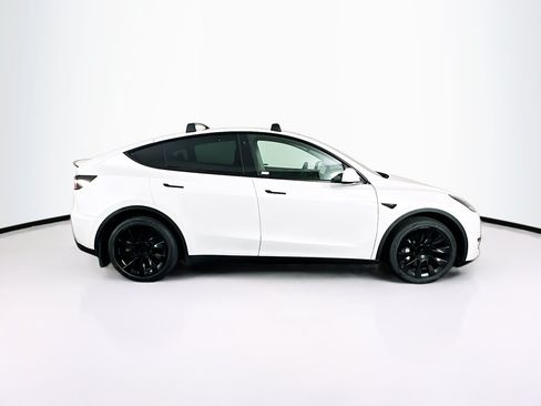 Used 2022 Tesla Model Y Long Range AWD/4WD image 10