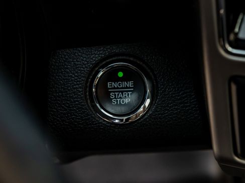 Used 2022 Ford F450 Platinum w/ FX4 Off-Road Package image 21