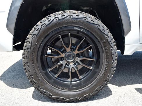 Used 2022 Toyota Tundra Limited w/ Power Package RWD image 15