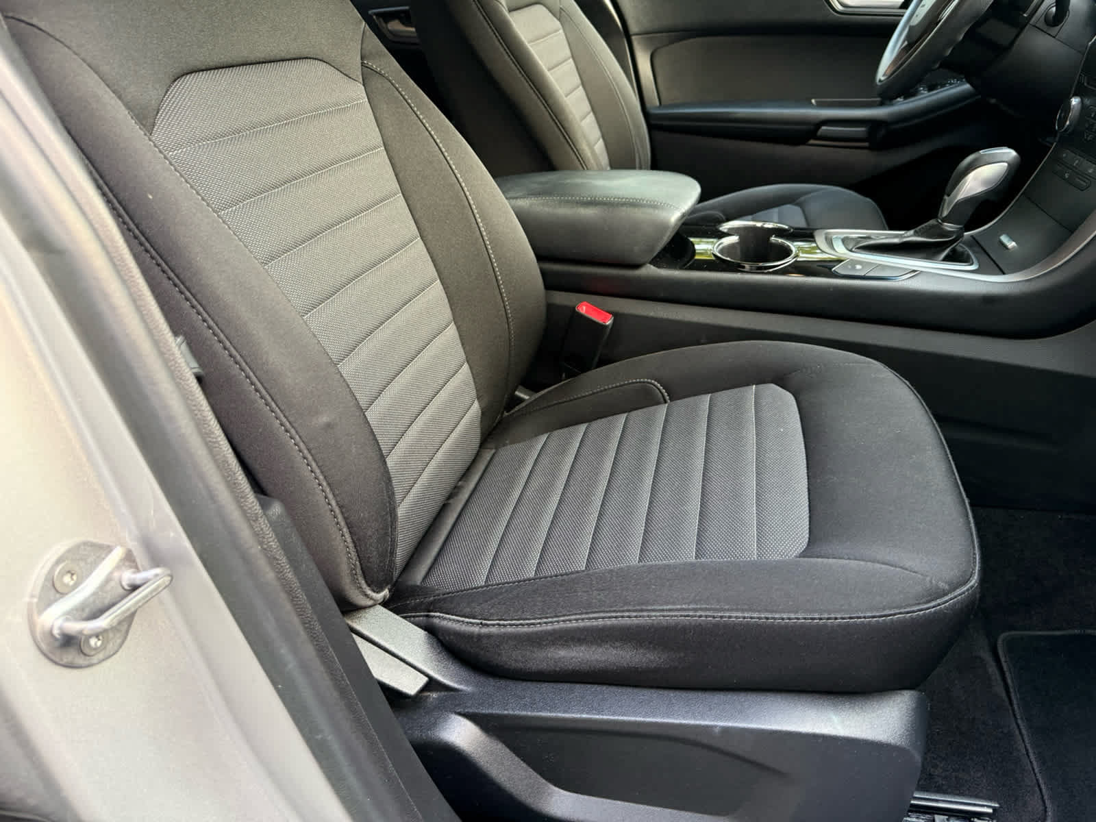Used 2018 Ford Edge SE FWD image 8