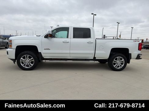 Used 2016 Chevrolet Silverado 2500 High Country w/ Duramax Plus Package image 8