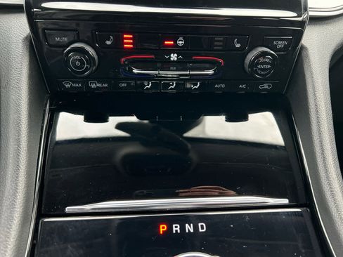 Used 2022 Jeep Grand Cherokee Laredo w/ Luxury Tech Group I AWD/4WD image 28