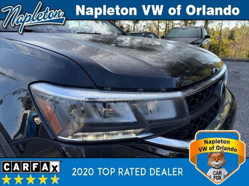 Used 2024 Volkswagen Taos SE image 4