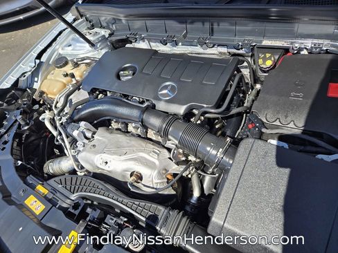 Used 2020 Mercedes-Benz GLB 250 w/ Premium Package image 18