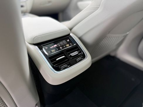 New 2026 Volvo XC60 B5 Ultra w/ Protection Package Premier image 30