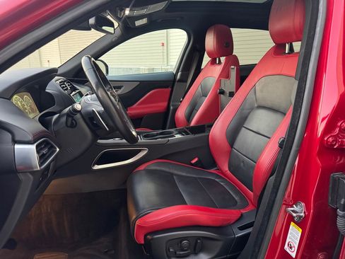Used 2017 Jaguar F-PACE S image 12