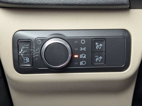 Used 2020 Ford Escape SE Sport FWD image 37