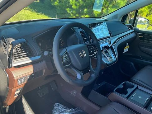 Used 2026 Honda Odyssey Touring image 10