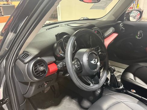 Used 2015 MINI Cooper 4-Door Hardtop w/ Media Package image 9
