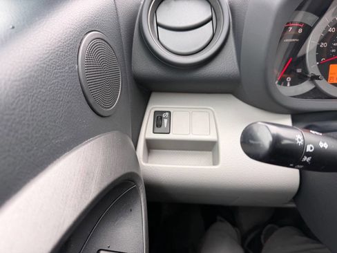 Used 2012 Toyota RAV4 4WD w/ Value Pkg image 15