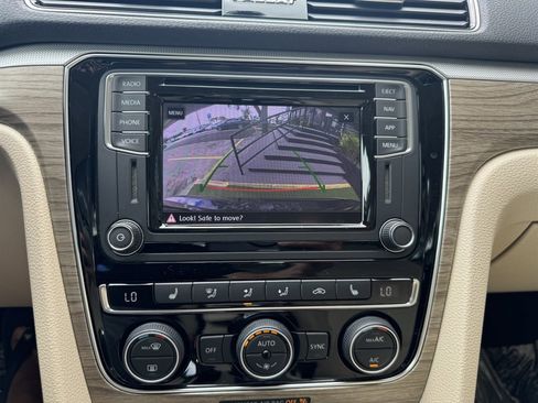 Used 2018 Volkswagen Passat 2.0T SE image 26