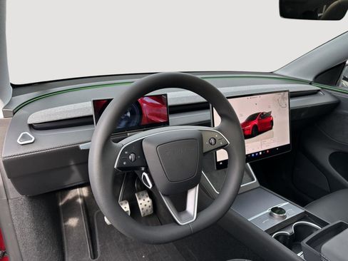 Used 2026 Tesla Model Y Long Range image 11