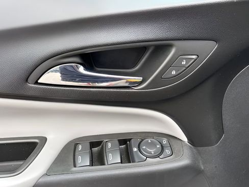 Used 2022 Chevrolet Equinox LT image 13