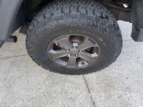 Used 2018 Jeep Wrangler Unlimited Rubicon AWD/4WD image 11