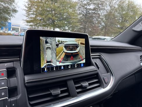 Used 2023 GMC Yukon XL AT4 w/ Technology Package image 16