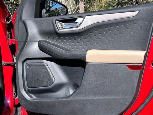 Used 2020 Ford Escape SEL image 25