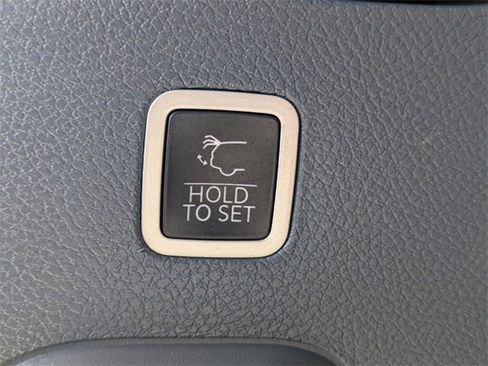 Used 2022 Jeep Grand Wagoneer Series III w/ Rear Seat Video Group 1 image 14