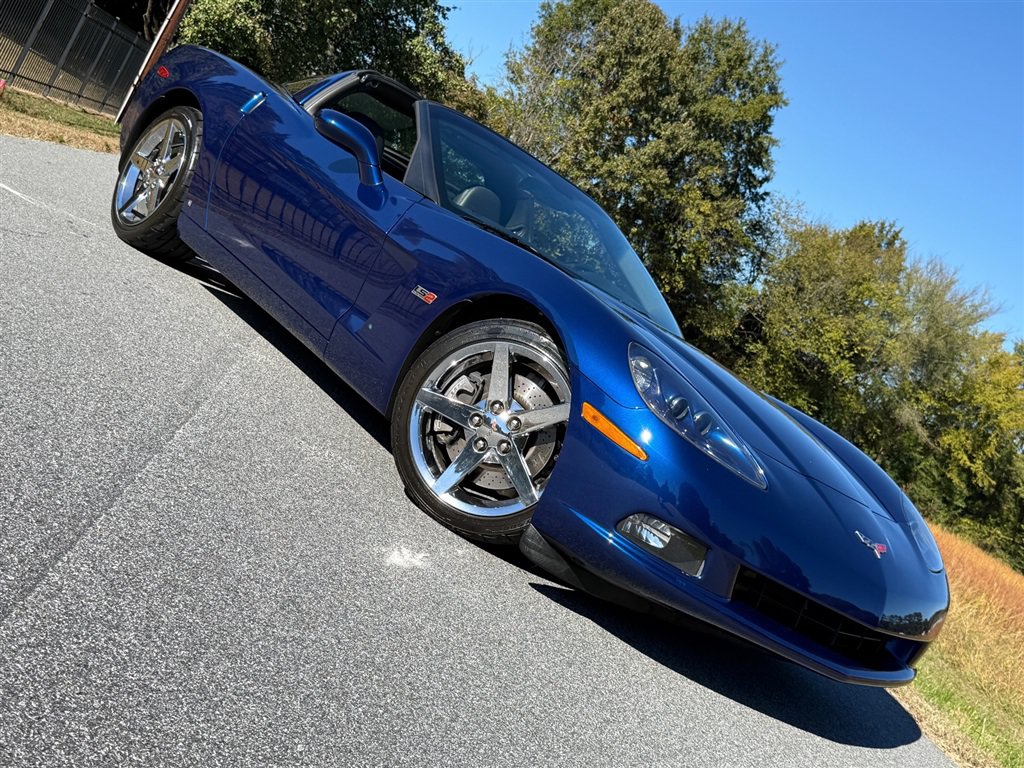 Used 2007 Chevrolet Corvette Coupe w/ Preferred Equipment Group RWD image 25