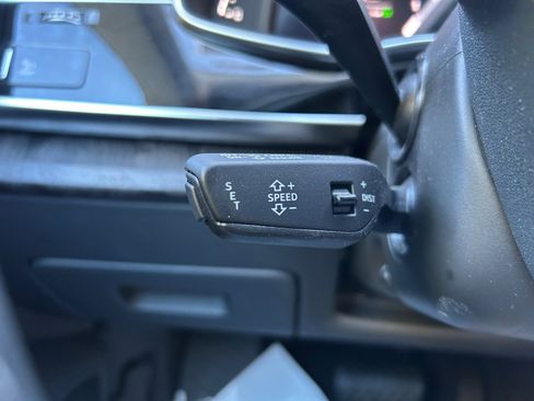 Used 2023 Audi Q8 Prestige image 19