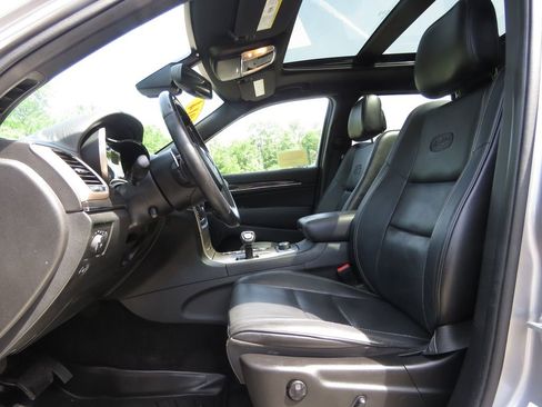 Used 2014 Jeep Grand Cherokee Overland w/ Advanced Technology Group AWD/4WD image 10