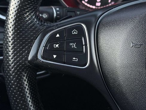 Used 2017 Mercedes-Benz GLC 300 4MATIC image 37