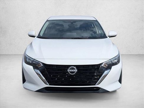 Used 2024 Nissan Sentra SV image 2