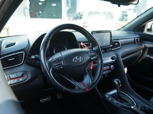 Used 2019 Hyundai Veloster Turbo image 7