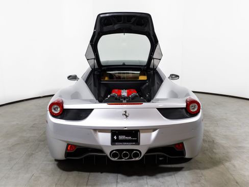 Used 2012 Ferrari 458 Italia Coupe image 9