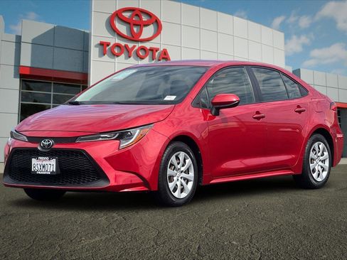 Used 2021 Toyota Corolla LE image 7