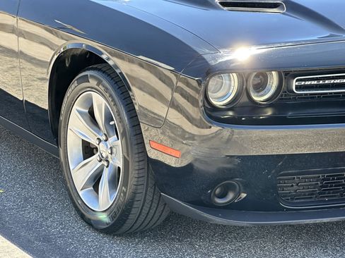 Used 2018 Dodge Challenger SXT image 14
