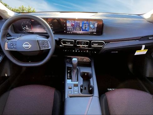 New 2026 Nissan Sentra SR w/ Floor Mat Package FWD image 5