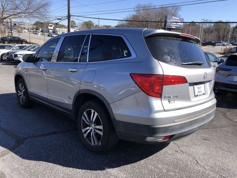 Used 2018 Honda Pilot EX image 3