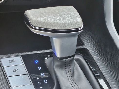 Used 2023 Hyundai Elantra SEL image 17