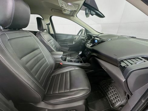 Used 2019 Ford Escape Titanium image 31