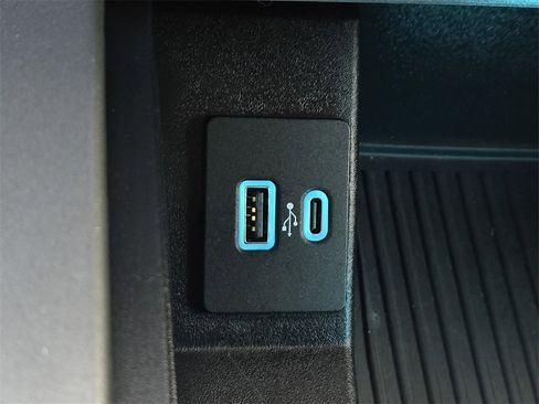 Used 2020 Ford Expedition XLT w/ Black Accent Package image 21