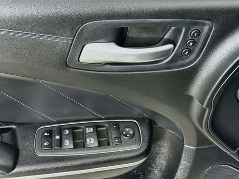 Used 2022 Dodge Charger Scat Pack RWD image 17