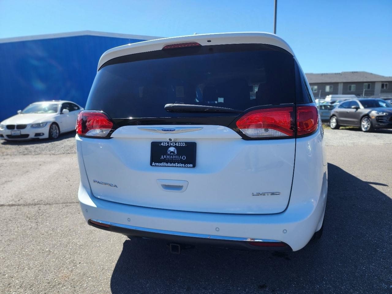 Used 2018 Chrysler Pacifica Limited w/ Advanced Safetytec Group FWD image 7