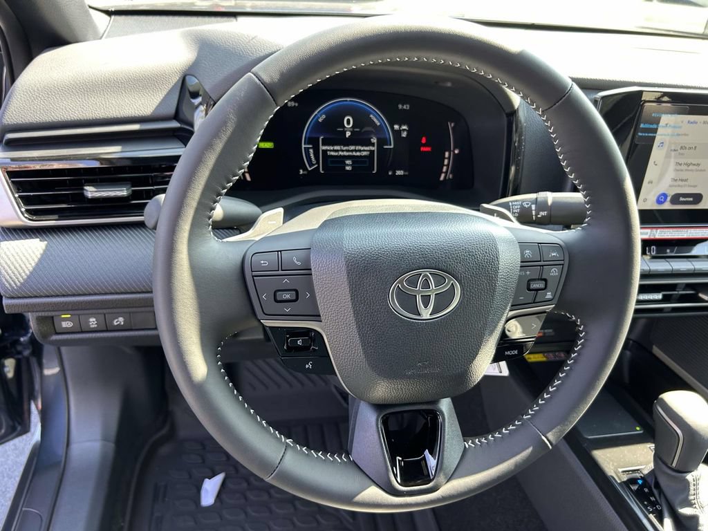 New 2026 Toyota Camry Hybrid FWD image 18