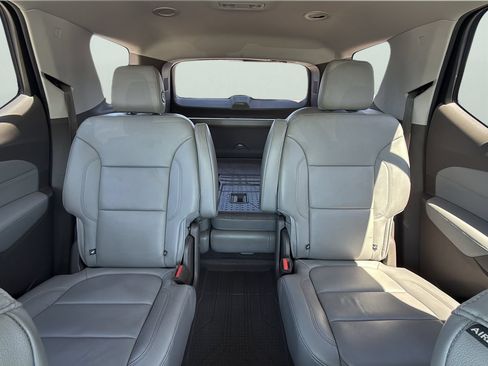 Used 2018 Chevrolet Traverse LT w/ LPO, Cargo Package FWD image 24
