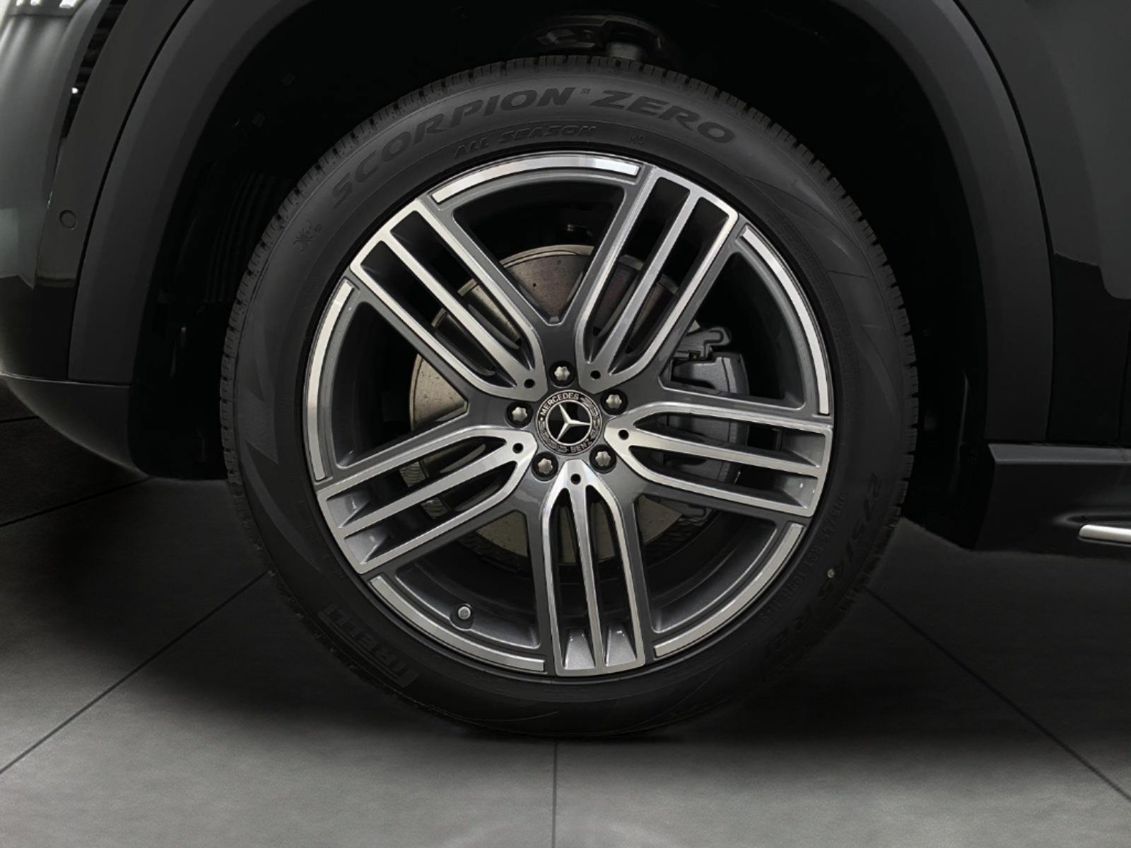 New 2026 Mercedes-Benz GLS 450 4MATIC image 13