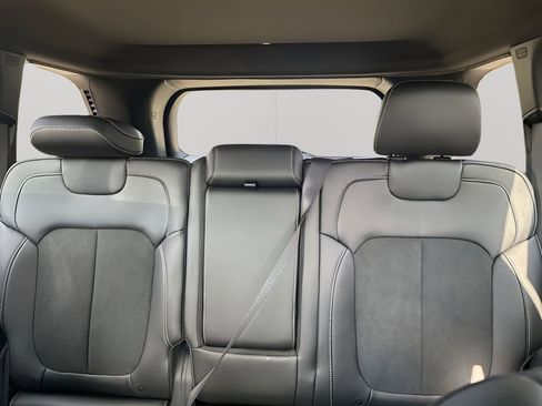 New 2025 Jeep Grand Cherokee Altitude image 38