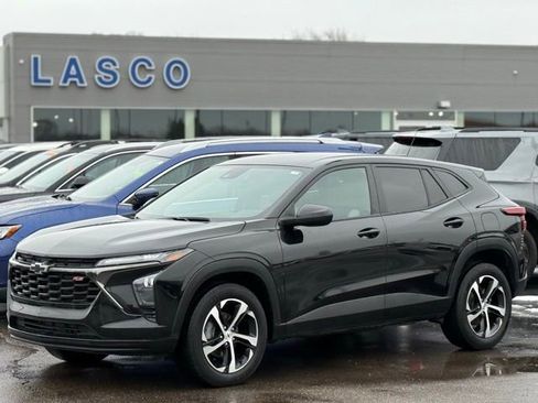 Used 2024 Chevrolet Trax RS image 1