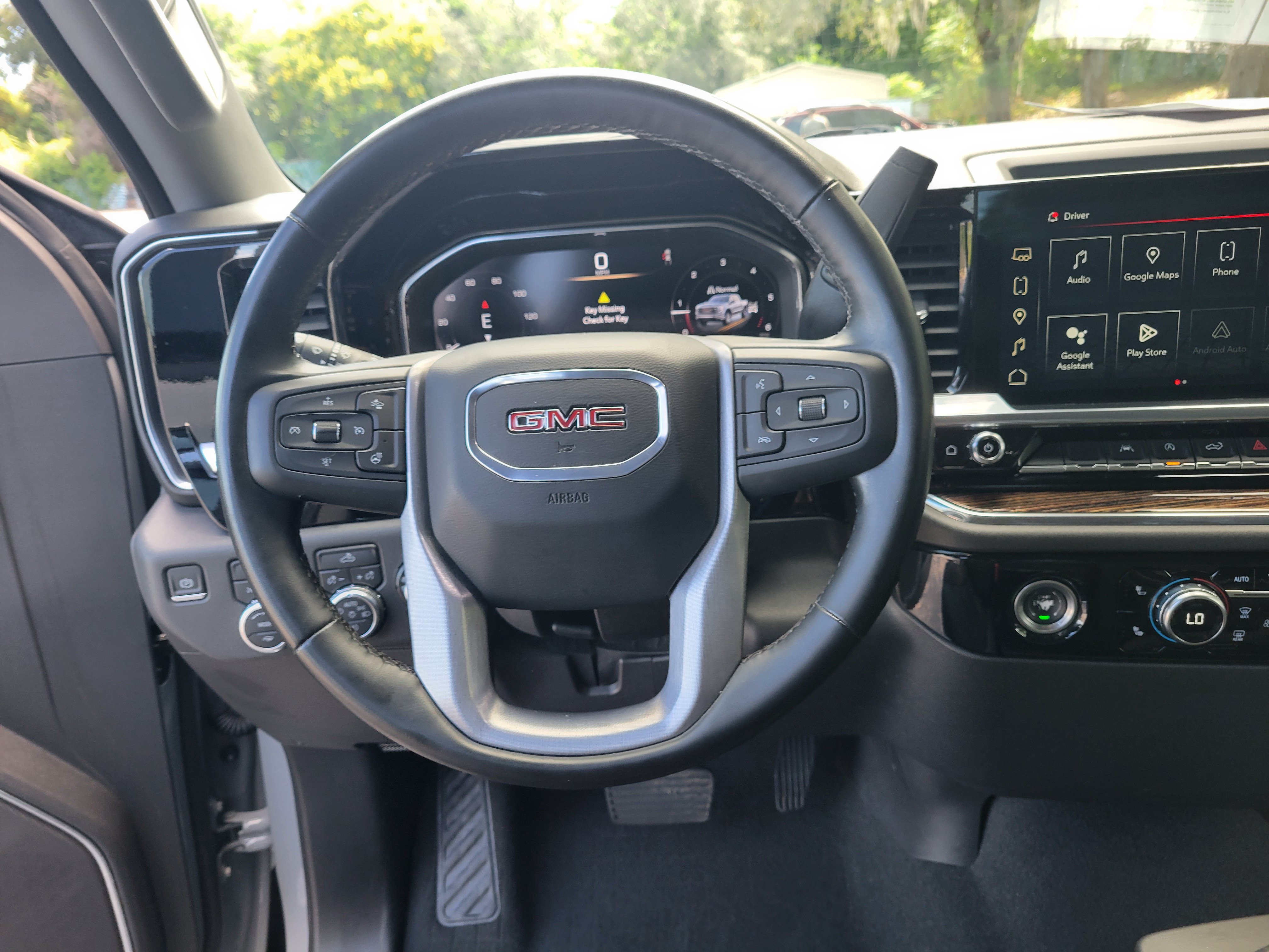 Certified 2024 GMC Sierra 1500 Elevation w/ LPO, Elevation Black Package AWD/4WD image 17