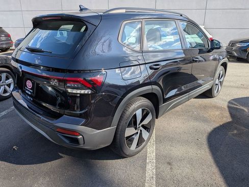Used 2025 Volkswagen Taos S AWD/4WD image 5