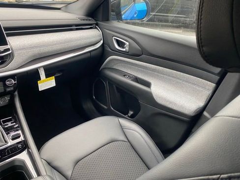 New 2026 Jeep Compass Latitude image 33