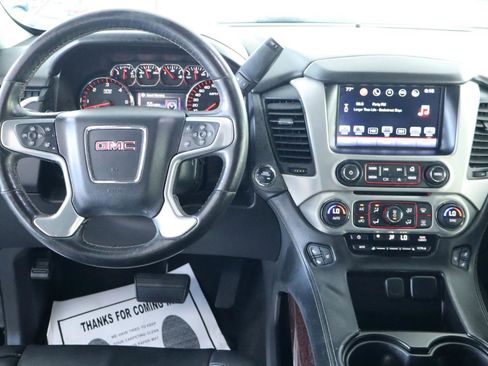 Used 2016 GMC Yukon XL SLT w/ Open Road Package RWD image 17