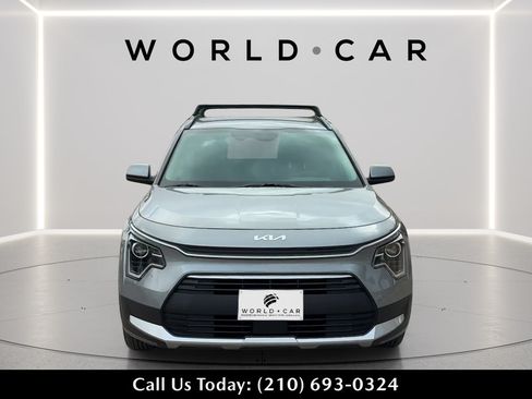 Certified 2025 Kia Niro EX FWD image 2