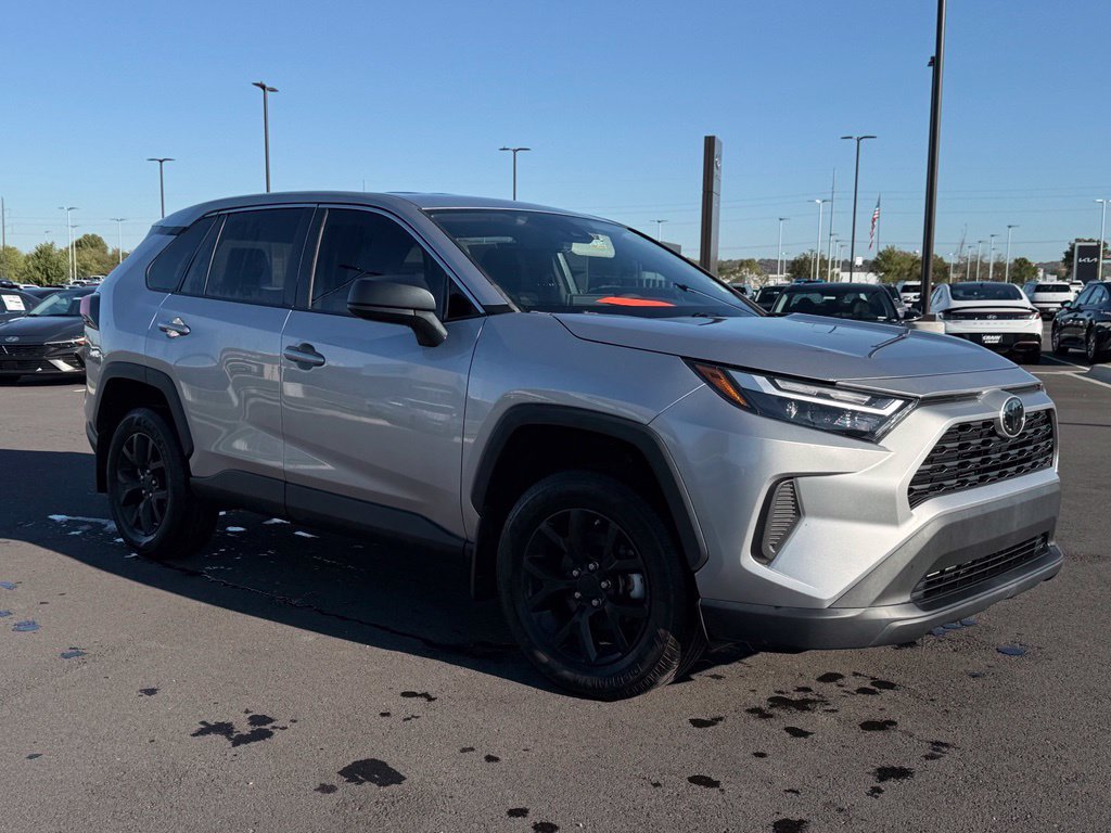 Used 2024 Toyota RAV4 LE FWD image 3