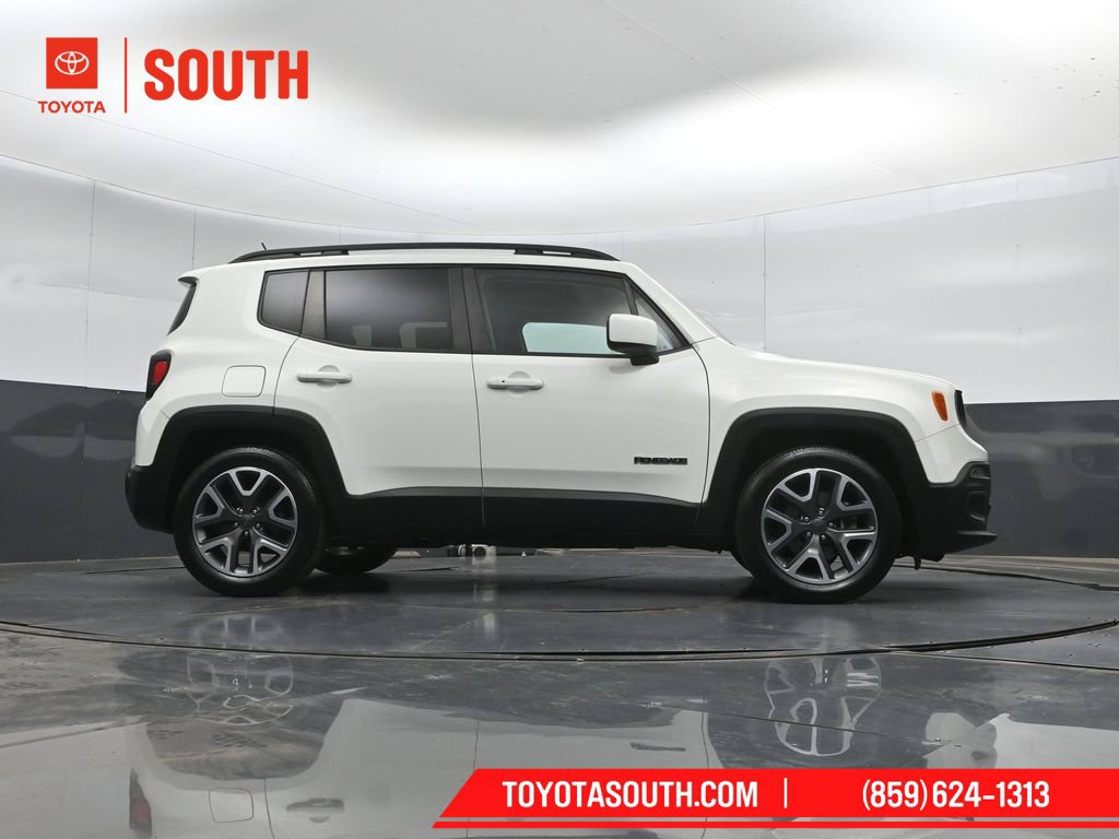 Used 2016 Jeep Renegade Latitude w/ Safety & Security Group FWD image 36